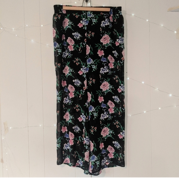 Torrid Floral Black Pull On Chiffon Pants 1x - Picture 2 of 7
